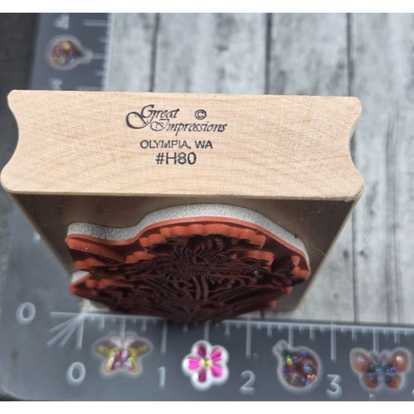 Great Impressions Tall Iris Flowers H80 Rubber Stamp Wood #Q21 - Picture 3 of 3